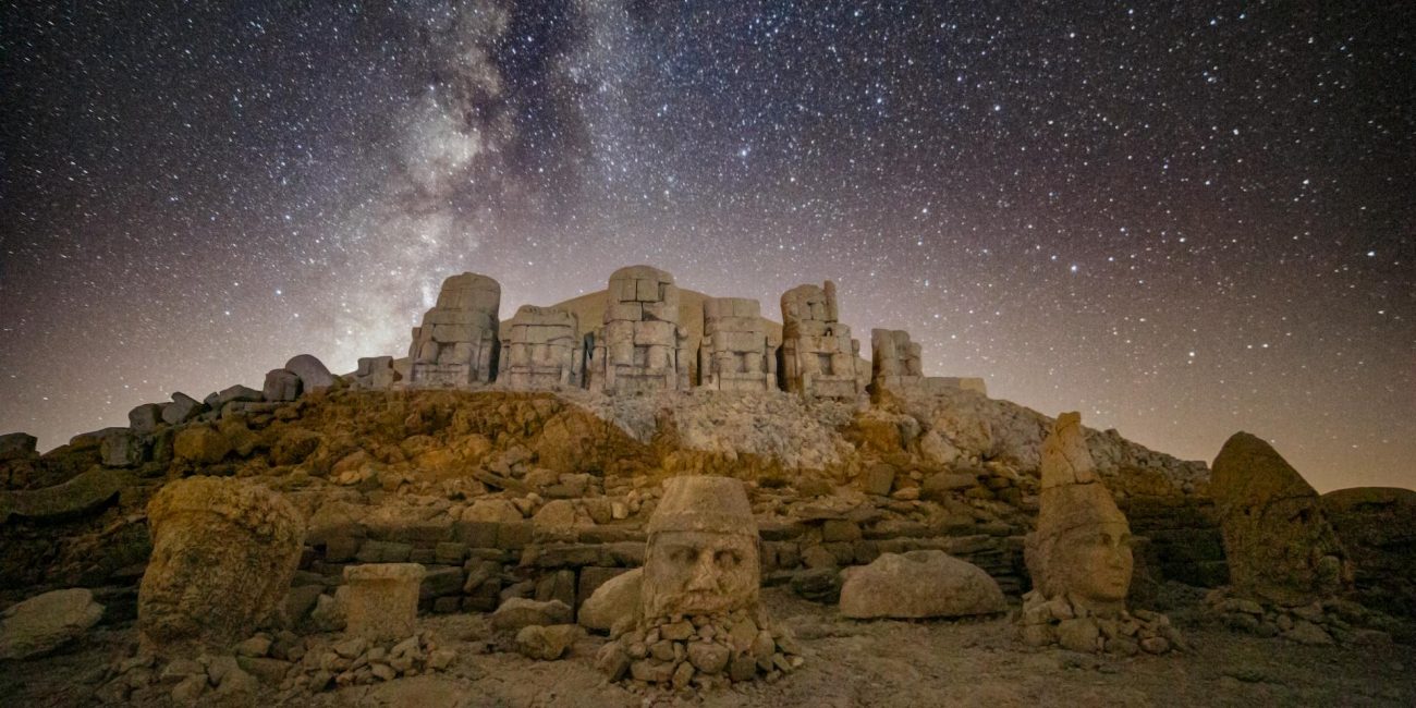 Ancient Skywatchers: The Forgotten Lineages of Astrology