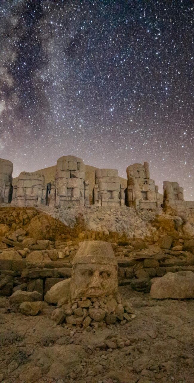 Ancient Skywatchers: The Forgotten Lineages of Astrology