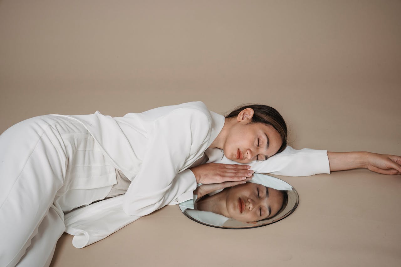 Dreams as Mirrors: How Symbolism Reveals the Unseen Self