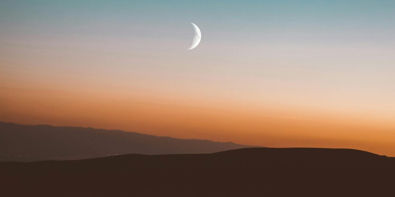 First Quarter Moon Ritual: Overcoming Resistance and Building Momentum