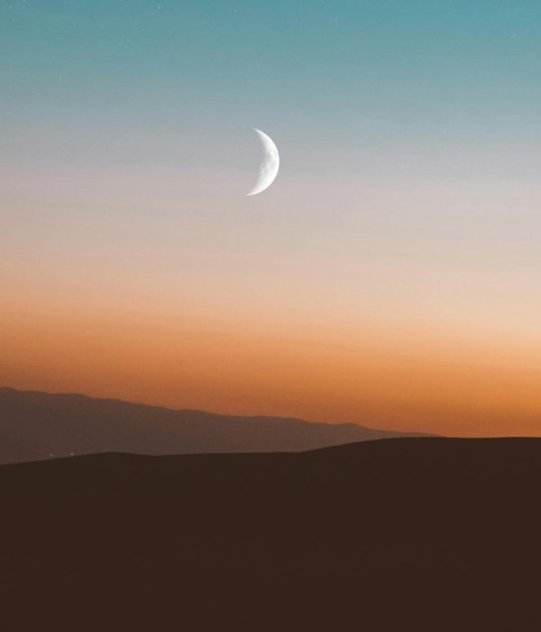 First Quarter Moon Ritual: Overcoming Resistance and Building Momentum
