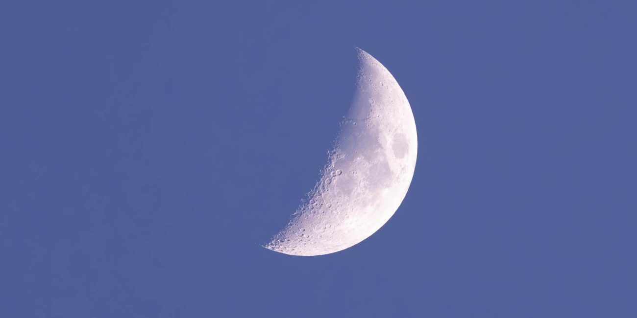 First Quarter Moon Ritual: Where Resistance Meets Your Power