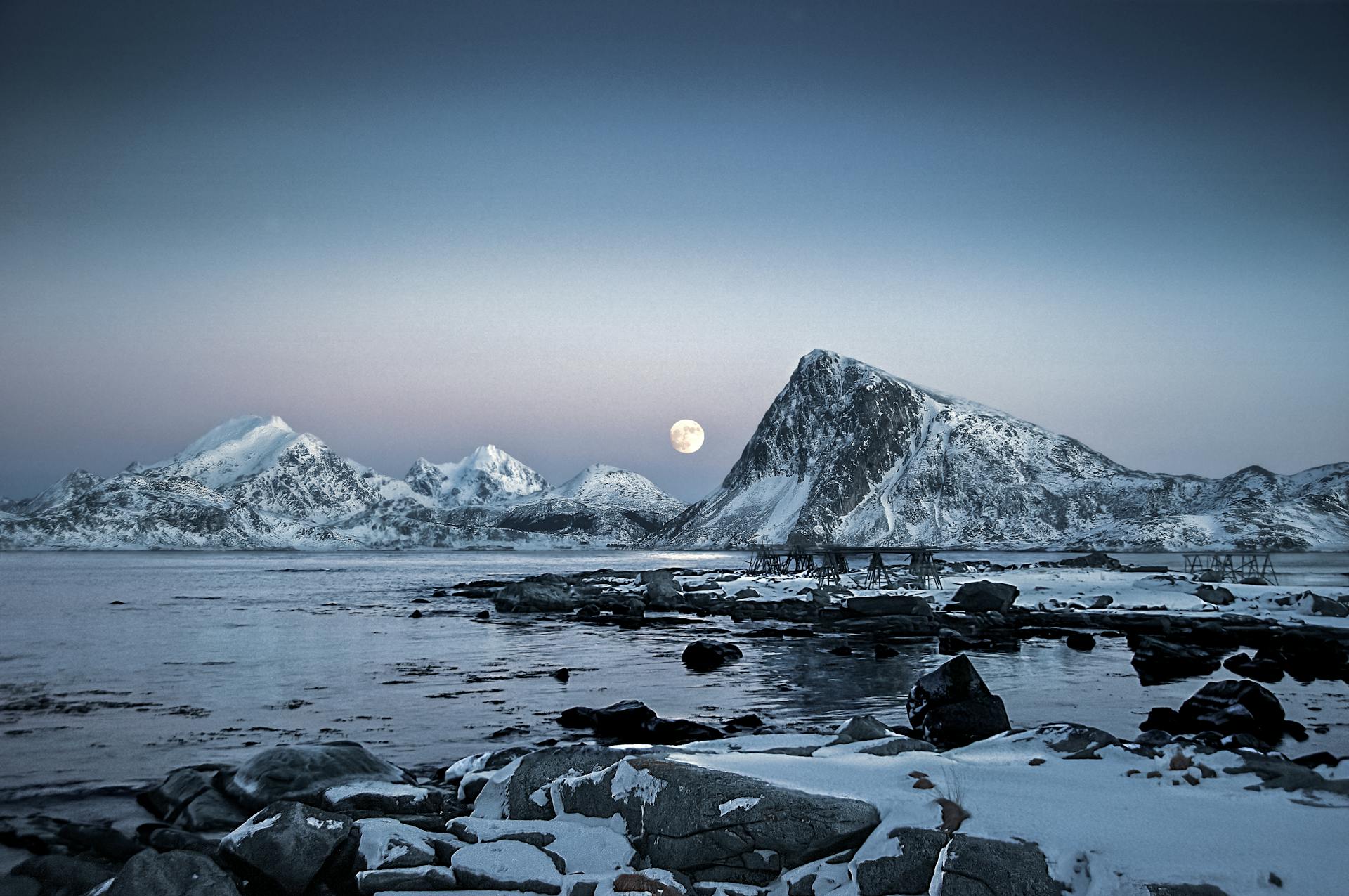 Integrating Moon Rituals with Seasonal Changes