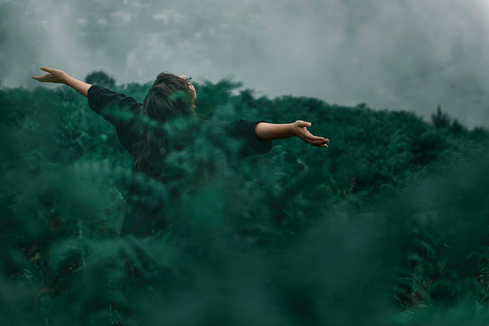 Last Quarter Moon Ritual: Clearing the Way for New Beginnings
