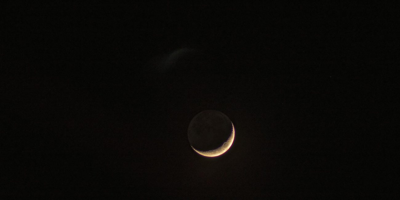 Last Quarter Moon Ritual: Let Go, Unhook, and Reclaim Your Energy