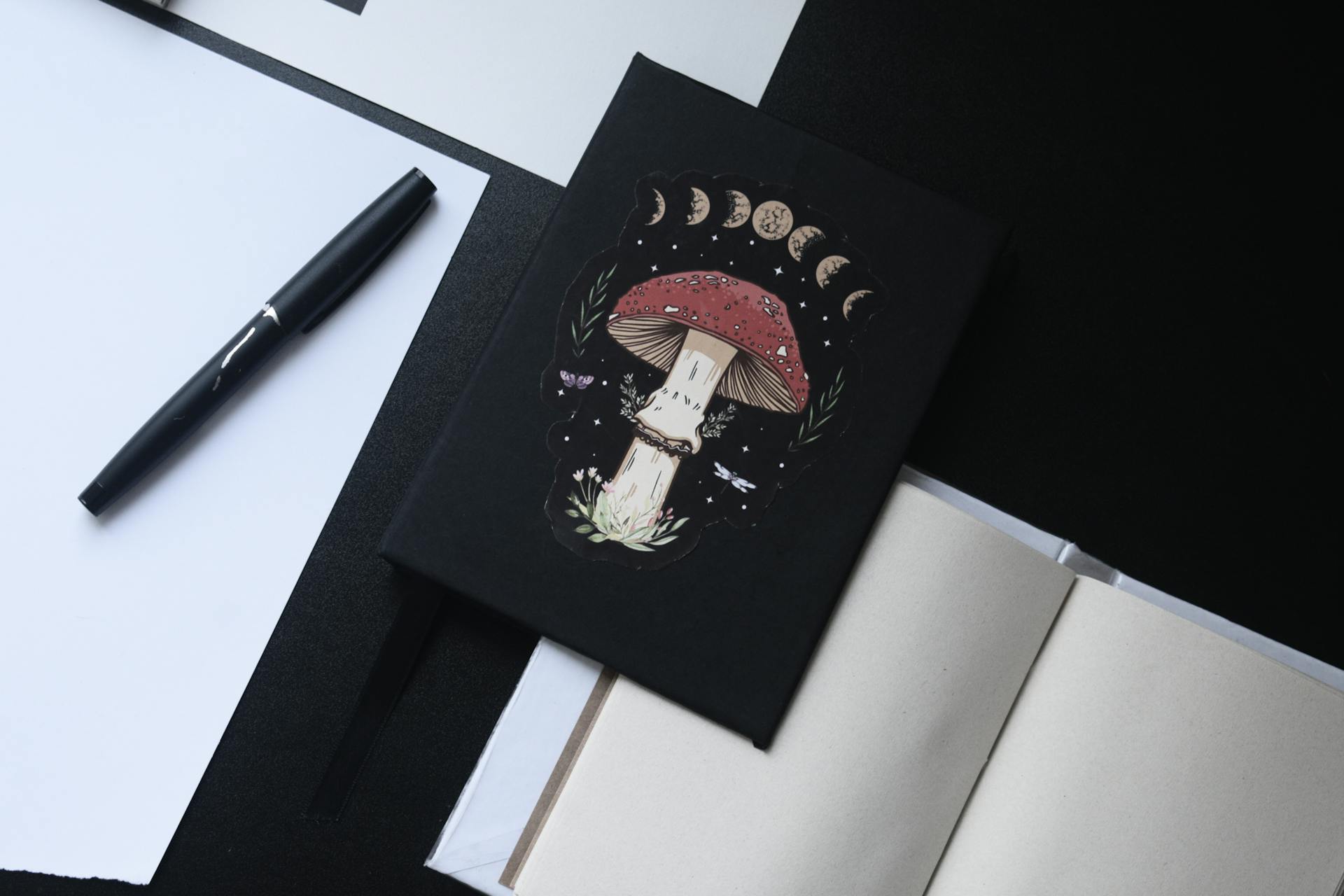 Waning Gibbous Ritual: Integrating Lessons and Honoring the Journey