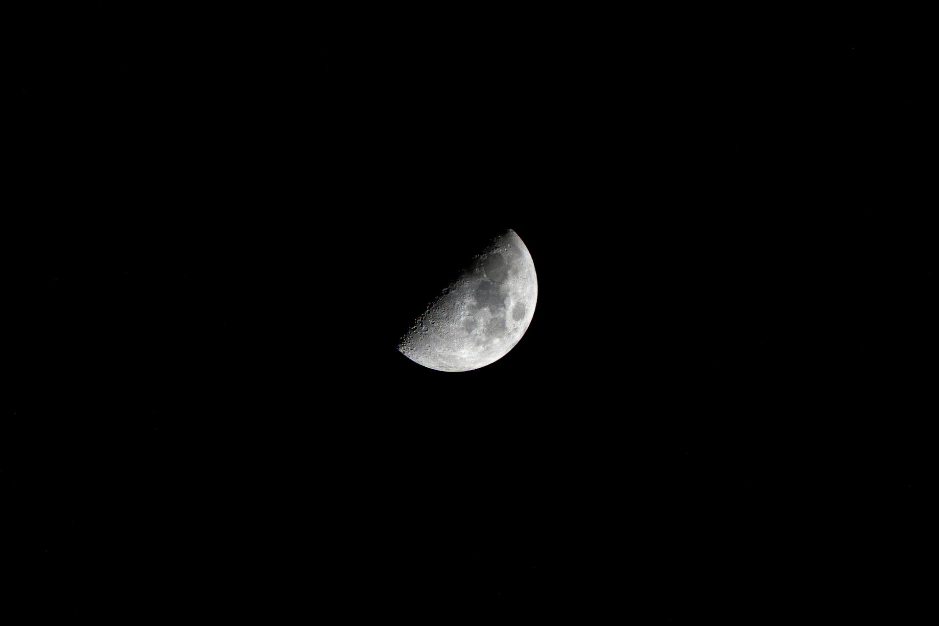 Waxing Crescent Ritual: Turn Your Intention Into Aligned Action