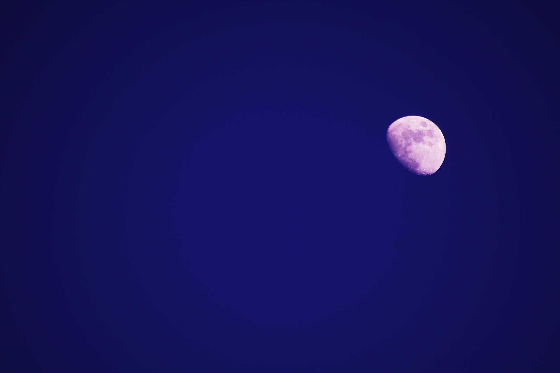 Waxing Gibbous Moon Ritual: Refine, Align, and Keep Going