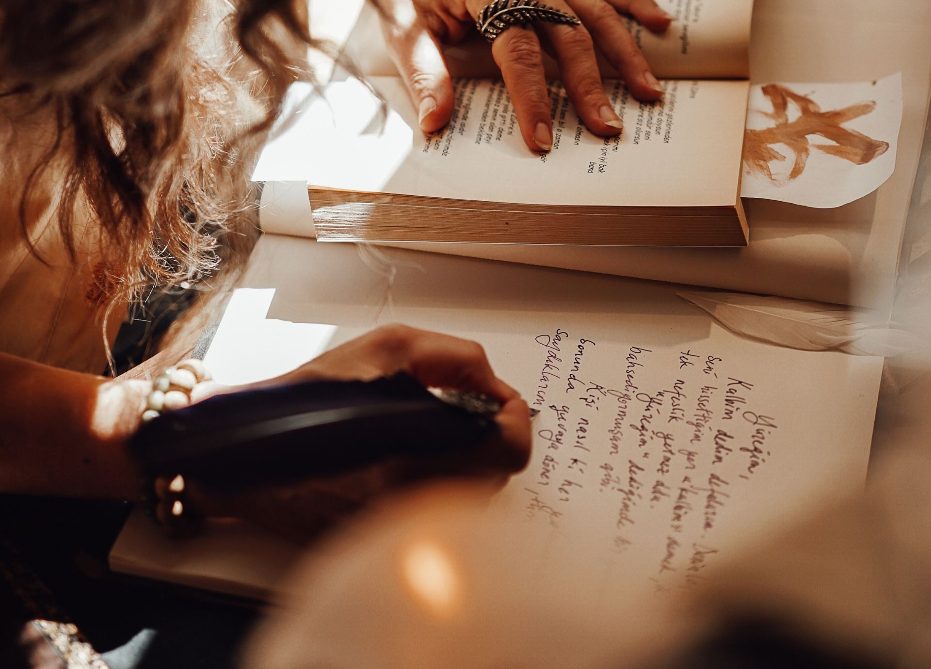 Automatic Writing as Divination: Channeling with Pen and Paper