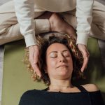 The Health Benefits of Energy Healing: From Relaxation to Immunity