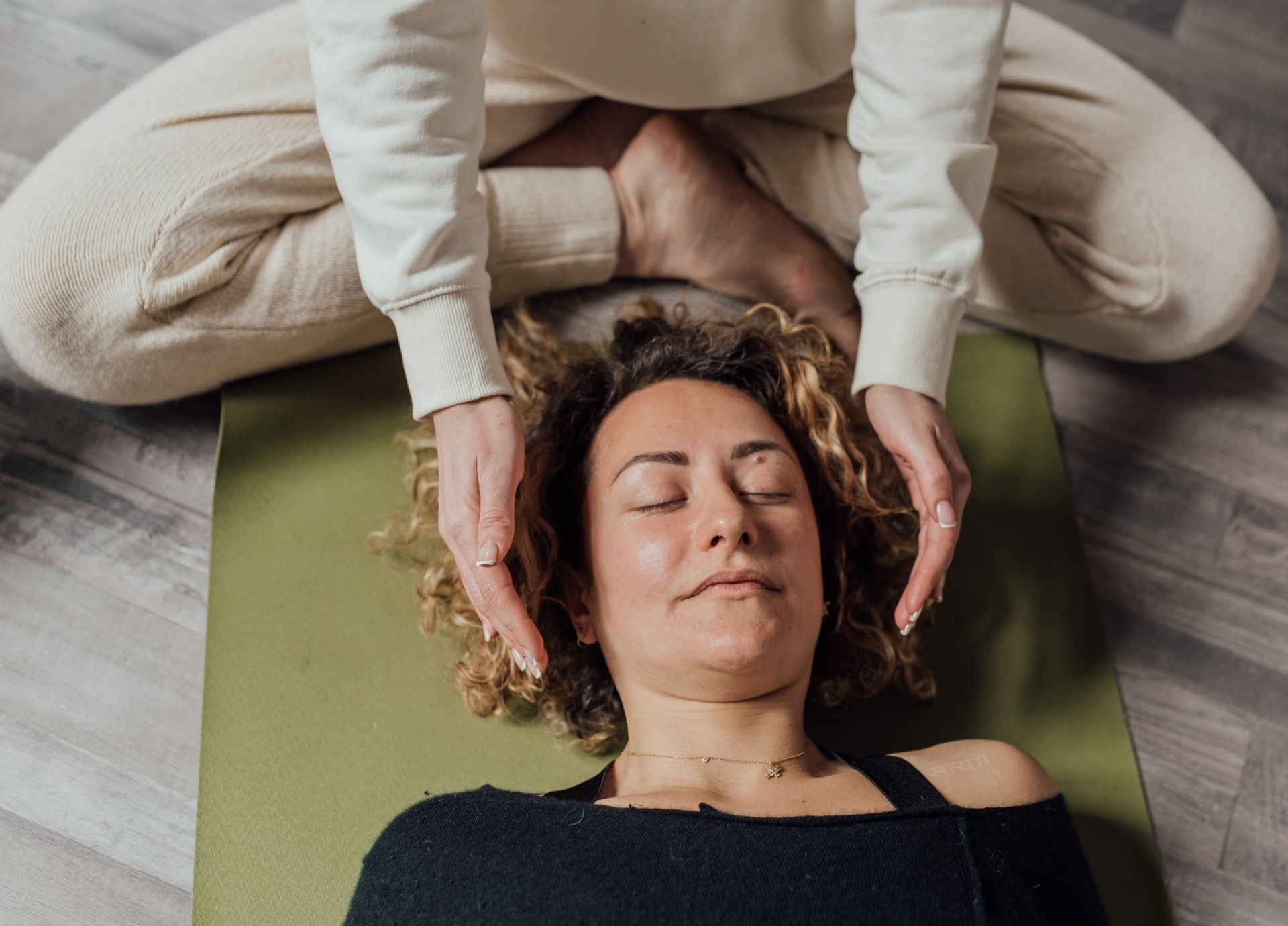 The Health Benefits of Energy Healing: From Relaxation to Immunity