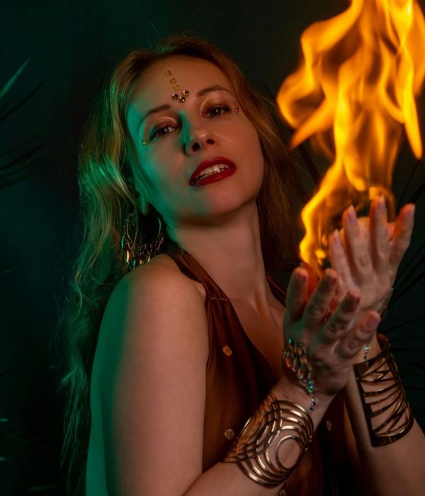 How to Manifest Your Dreams and Desires: A Witch’s Guide