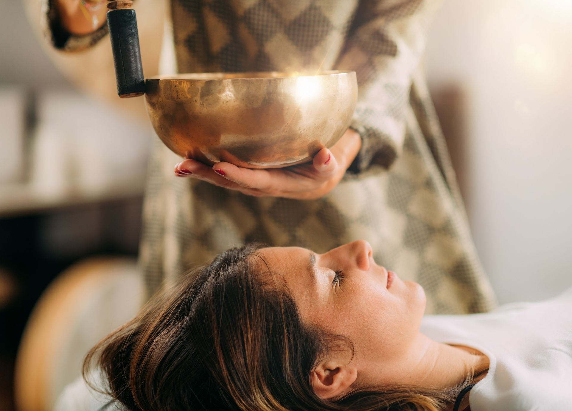 Sound Healing for the Aura: Frequencies That Cleanse and Renew