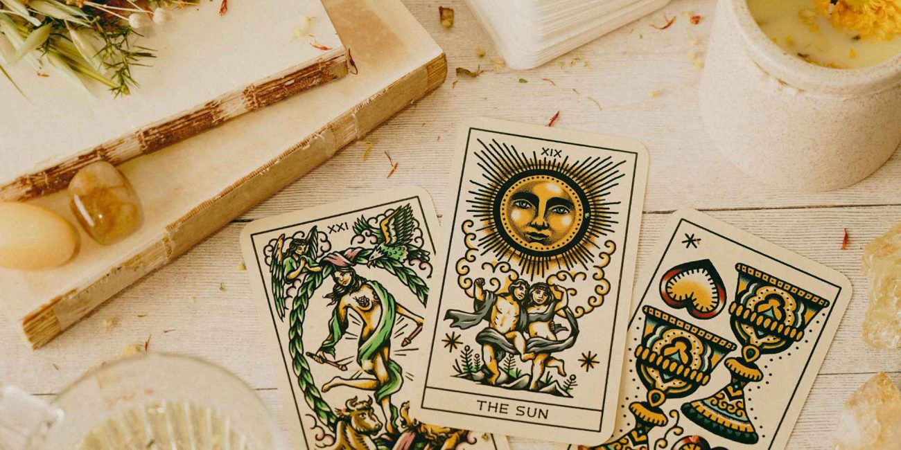 Tarot and Astrology Correspondences: The Complete Guide to Zodiac & Card Matches