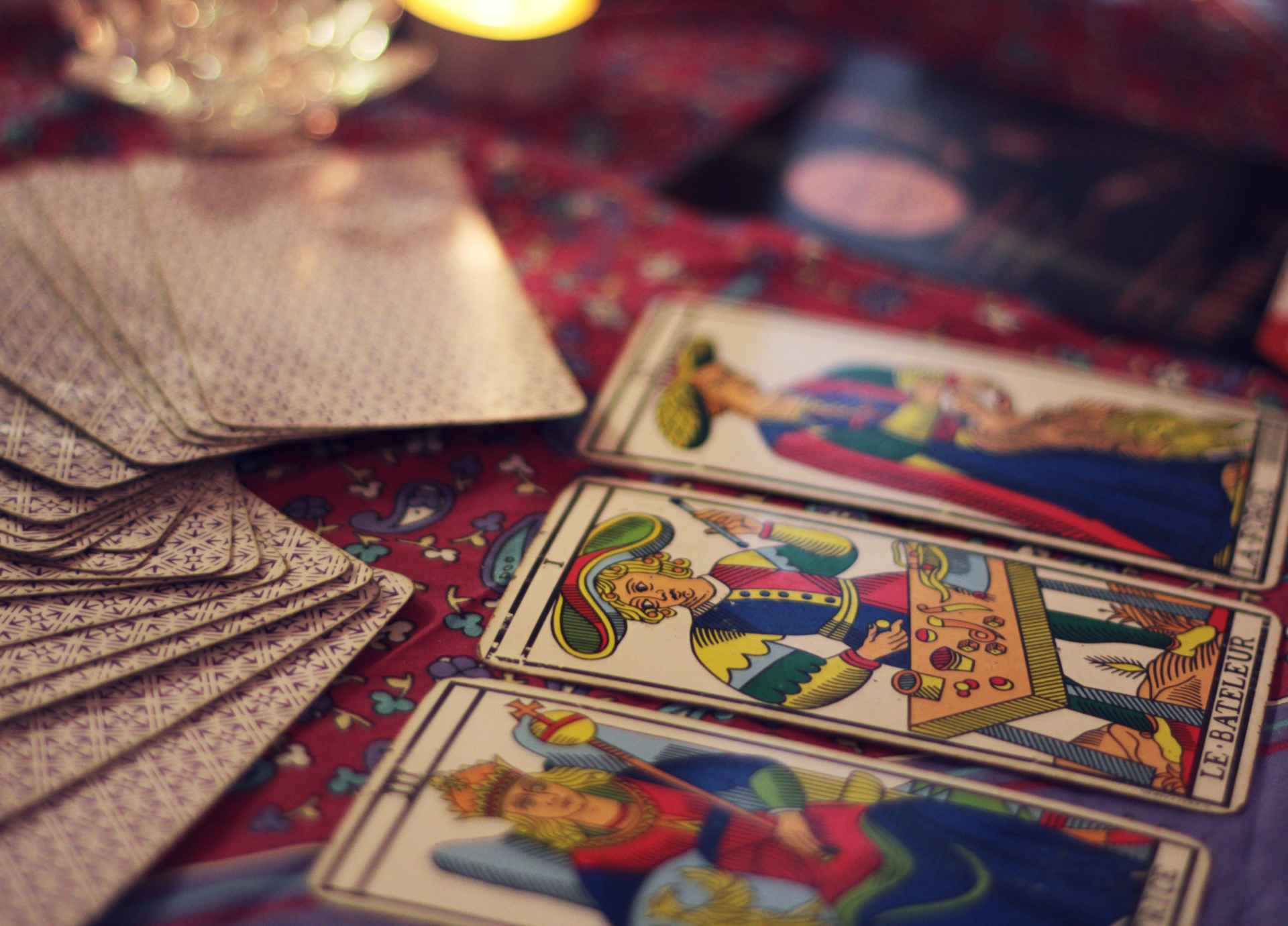 Tarot Court Cards Decoded: Roles, Archetypes, and Real-Life Application