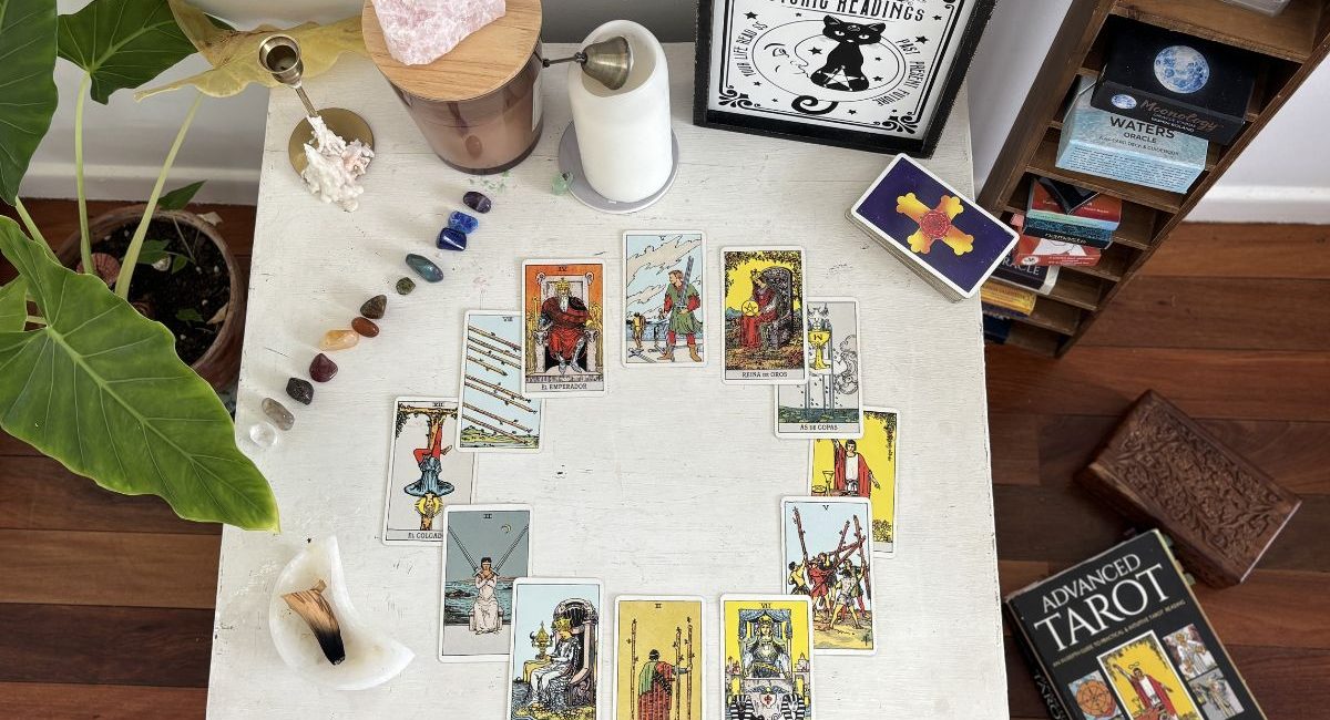 Astrological Tarot Spread for Understanding Life Cycles and Personal Influences