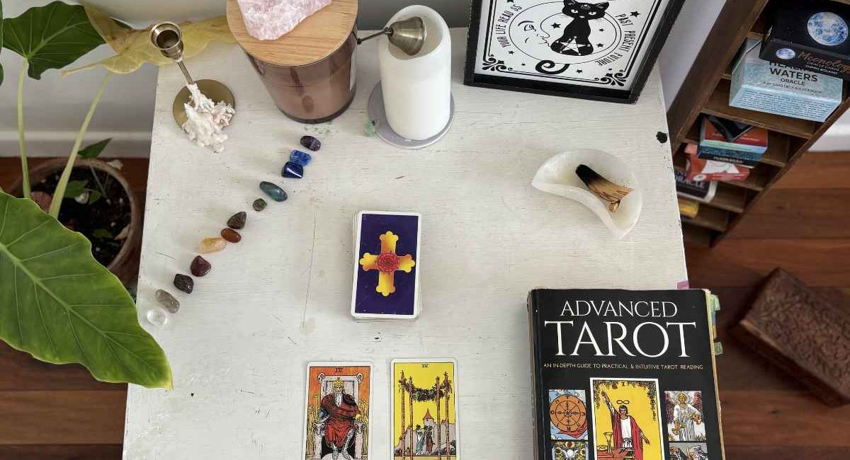 Two Card Tarot Spread for Simple Decisions and Clear Comparison