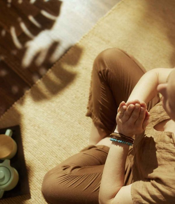 Essential Oil Rituals for Meditation & Reflective Practice