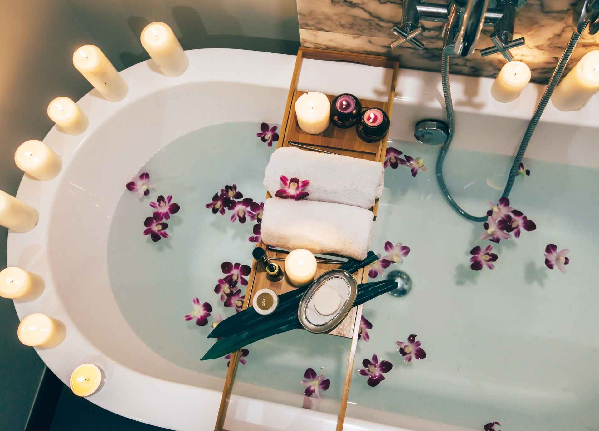 Best Essential Oils for Evening Rituals