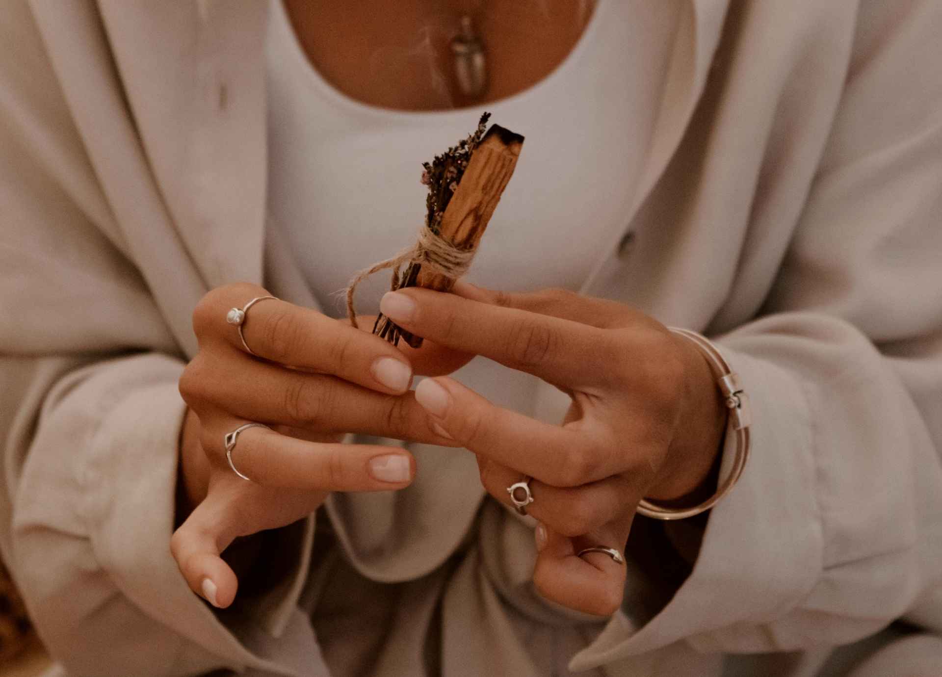 The Role of Scent in Ritual & Atmosphere